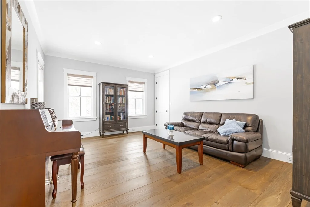 Photo of 303 Eliot St