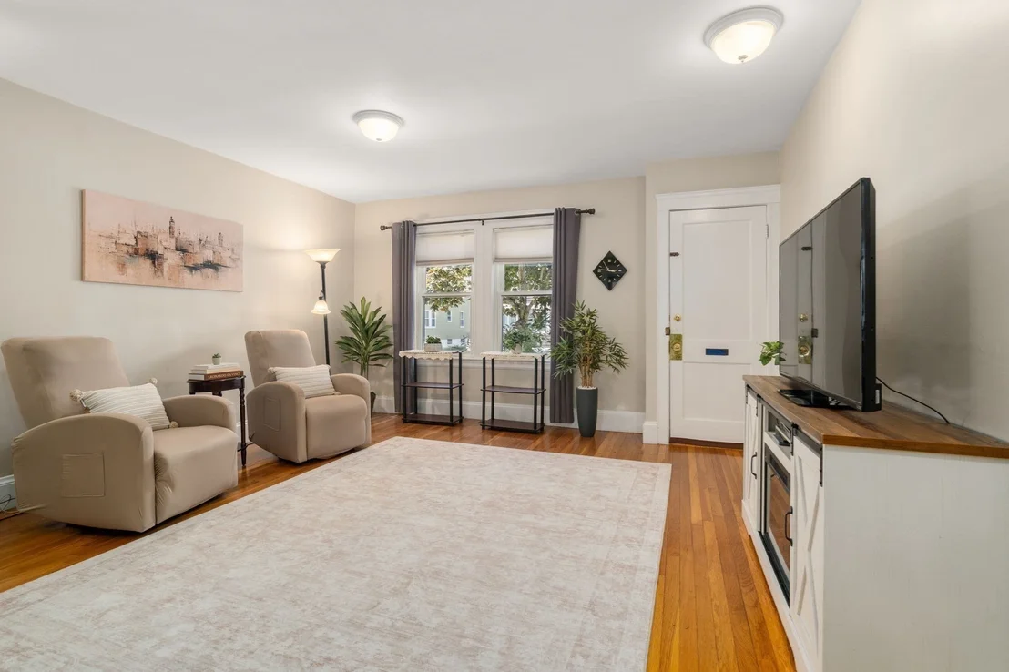Photo of Unit 1 at 37 Everett St