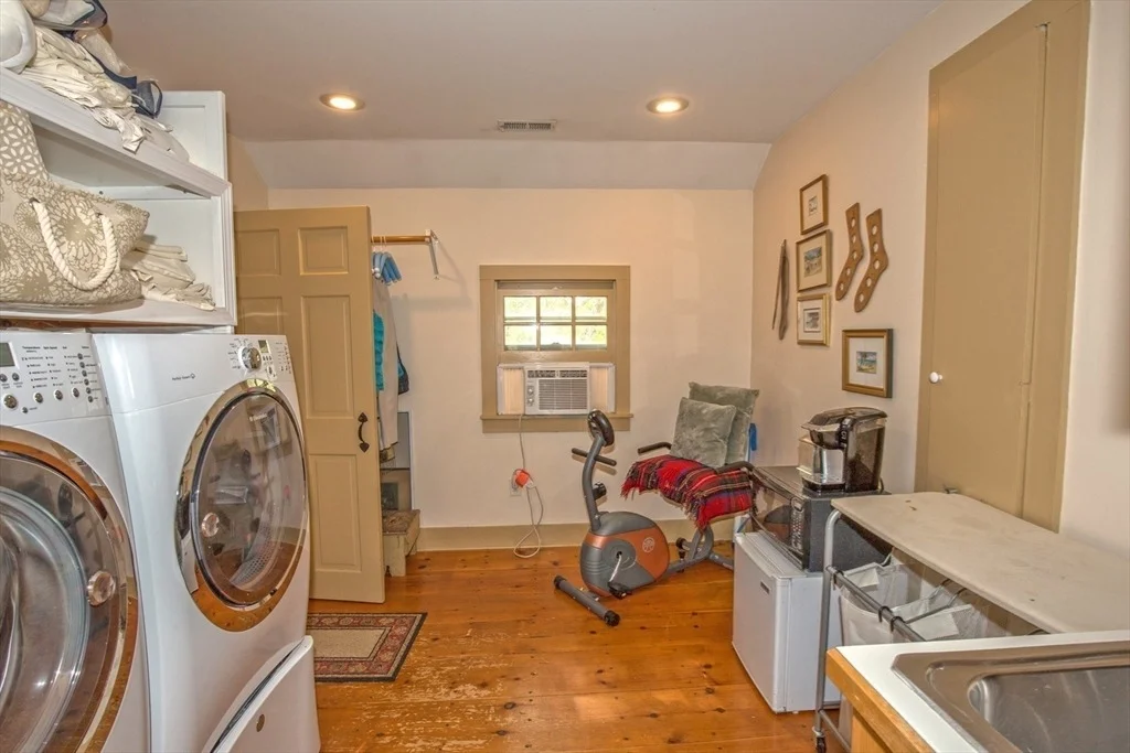 Photo of 162 Boston Rd