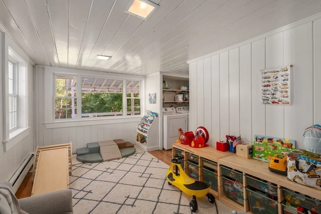 Photo of 339 Boston Rd