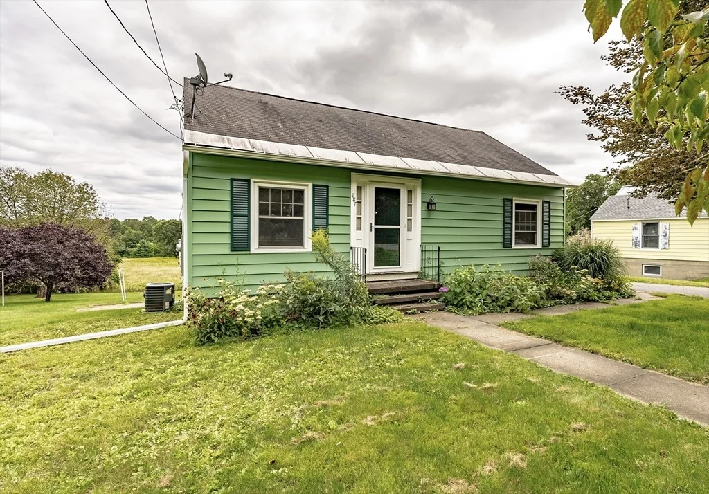 Photo of 187 Leyden Rd