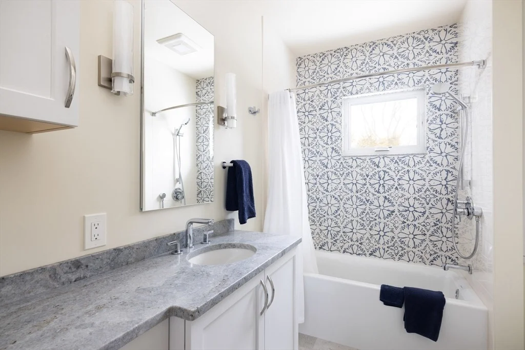 Photo of 91 Waban Ave