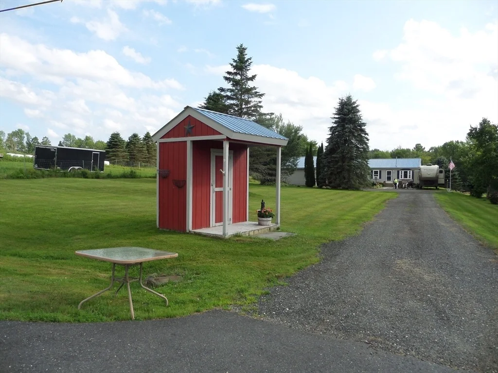 Photo of 527 Old Post Rd