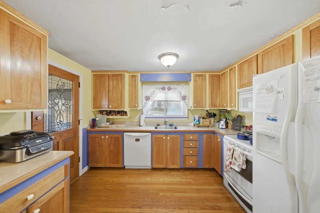 Photo of 767 Riverside Dr