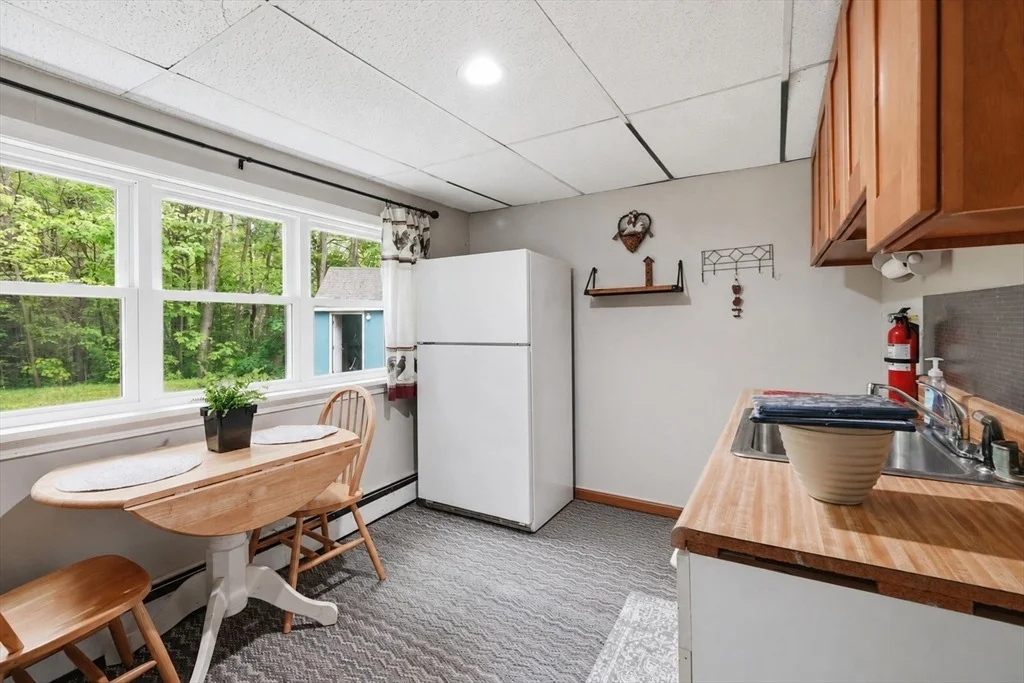 Photo of 39 N Common Rd