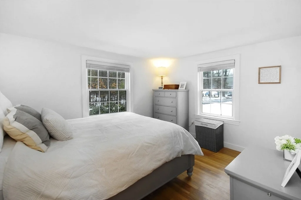Photo of 35 Robbins Rd