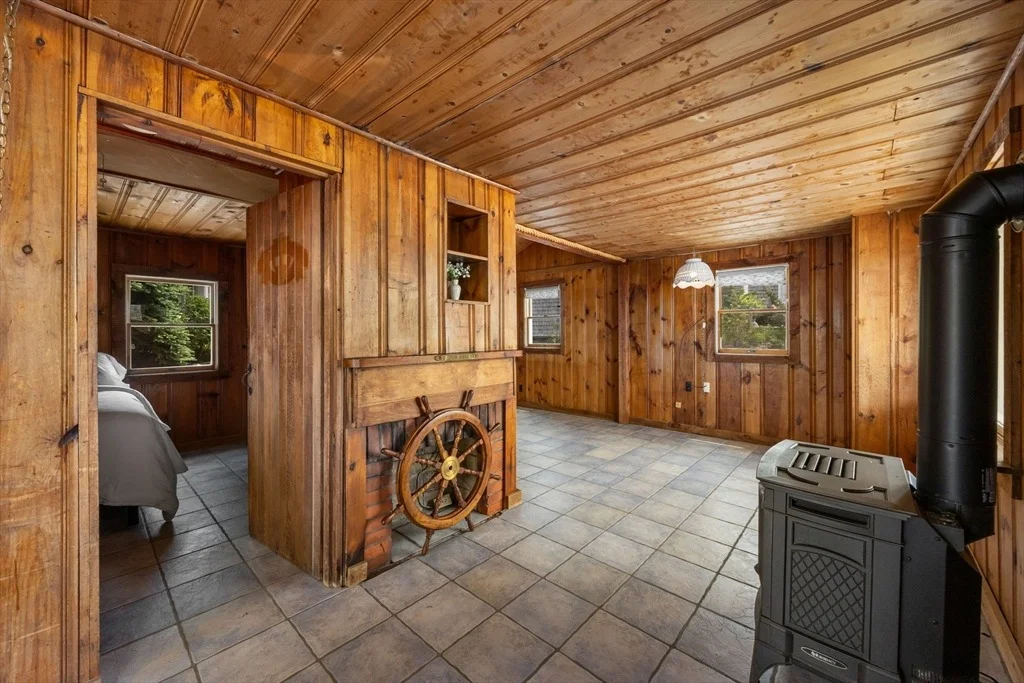 Photo of 41 Seconsett Island Rd