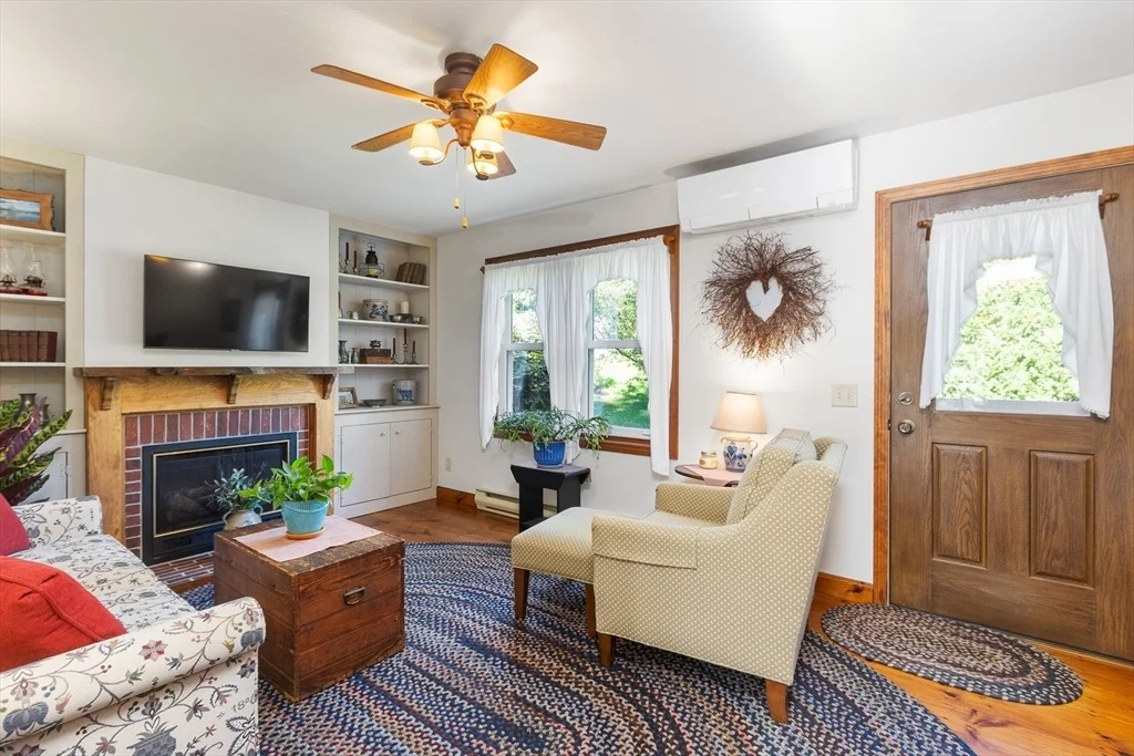 Photo of 298 Torrey Rd