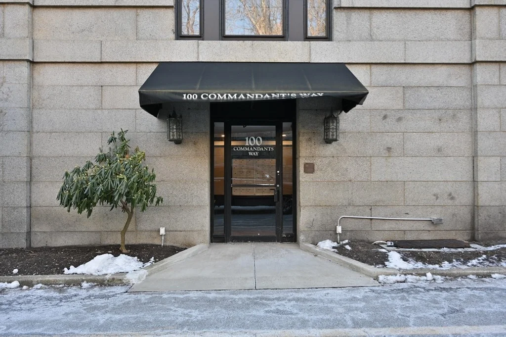 Photo of Unit 402 at 100 Commandants Way