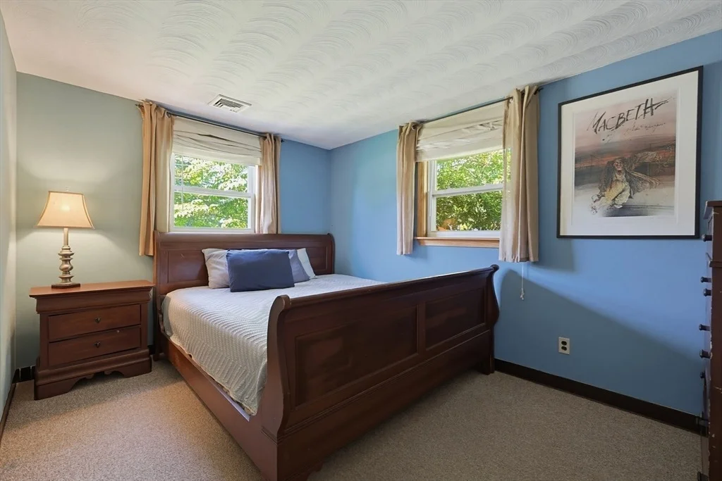 Photo of 212 Beacon St