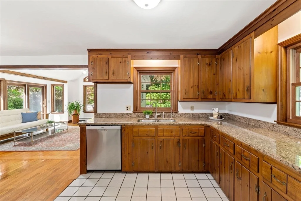 Photo of 371 Longley Rd