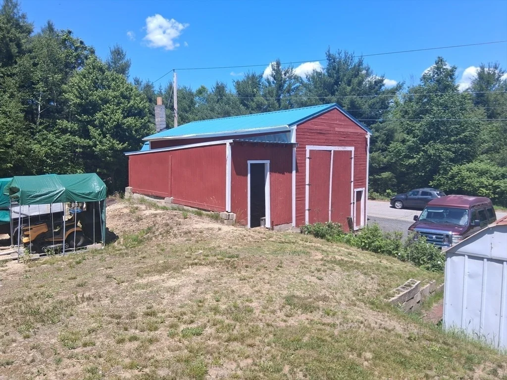 Photo of 465 Tully Rd