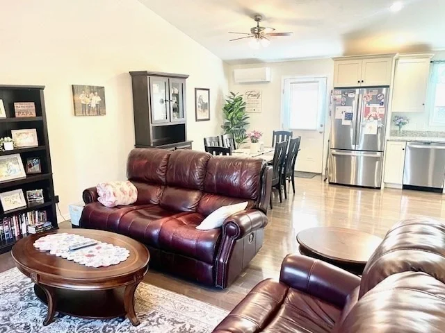 Photo of 4 Valley View Dr