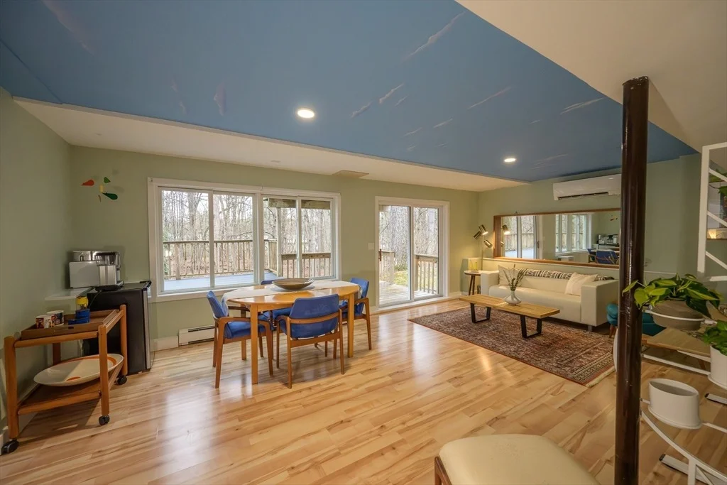 Photo of 39 Dennis Dr