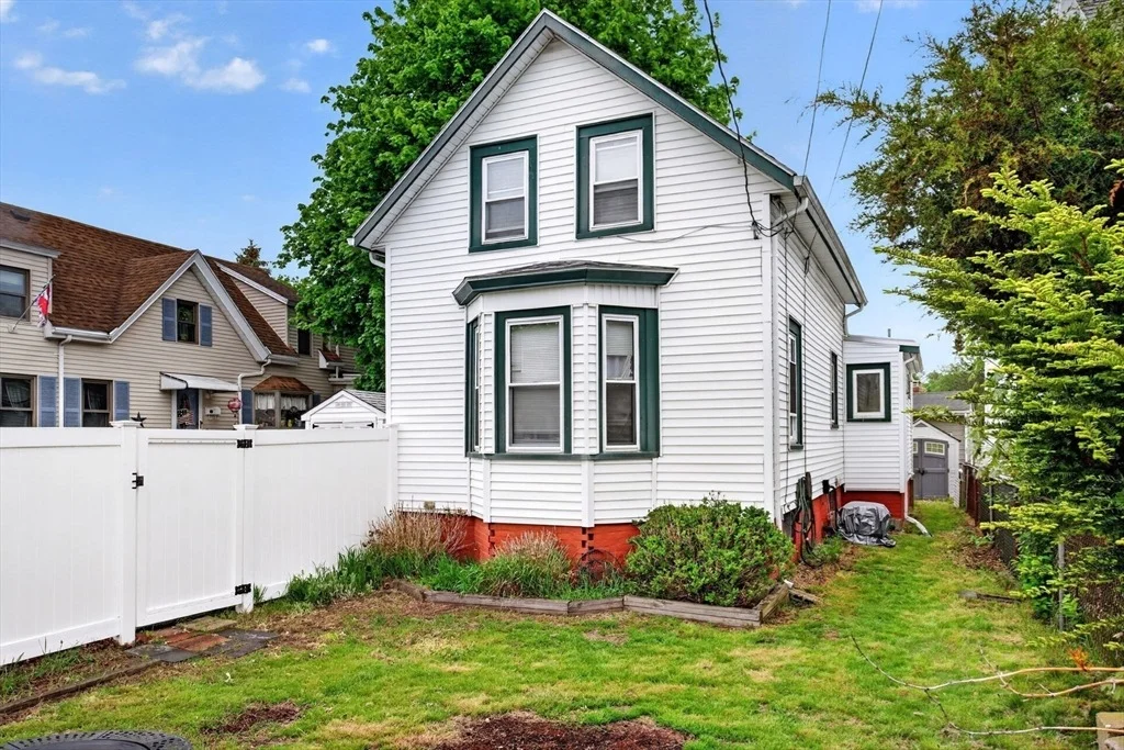 Photo of 29 Bacheller St
