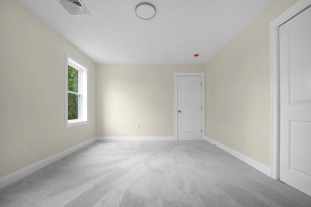 Photo of 661 Main St