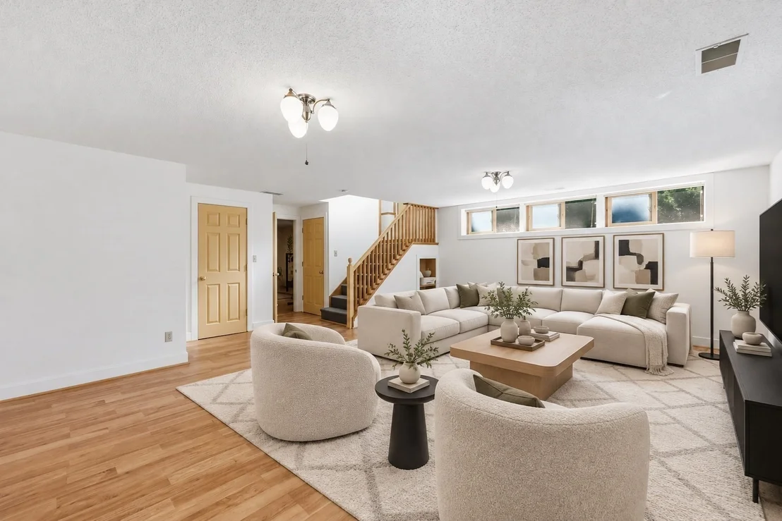 Photo of 98 Meadowlark Dr
