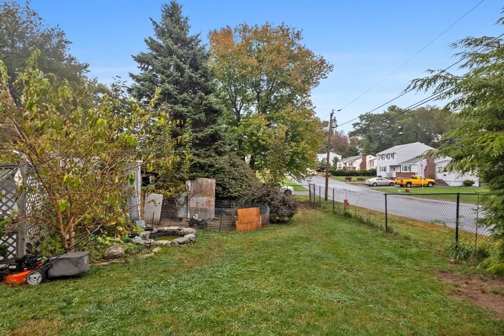 Photo of 18 Sterling Ave