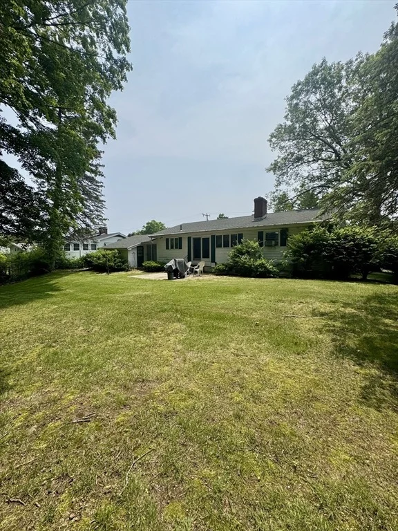 Photo of 43 Mount Tom Ave