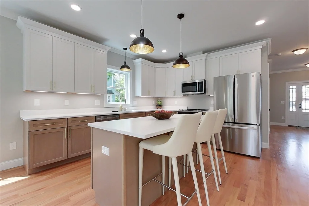 Photo of 10 Pleasant St
