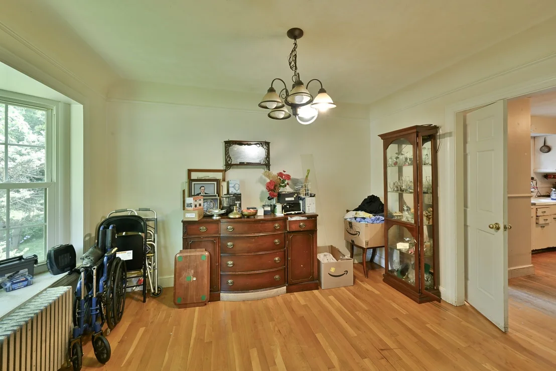 Photo of 1278 Pleasant St