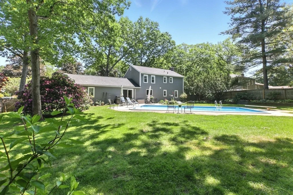 Photo of 230 Meadowlark Dr