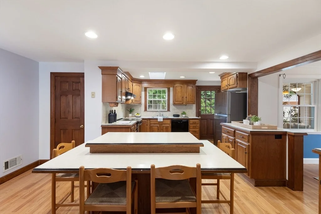 Photo of 19 Colonial Dr