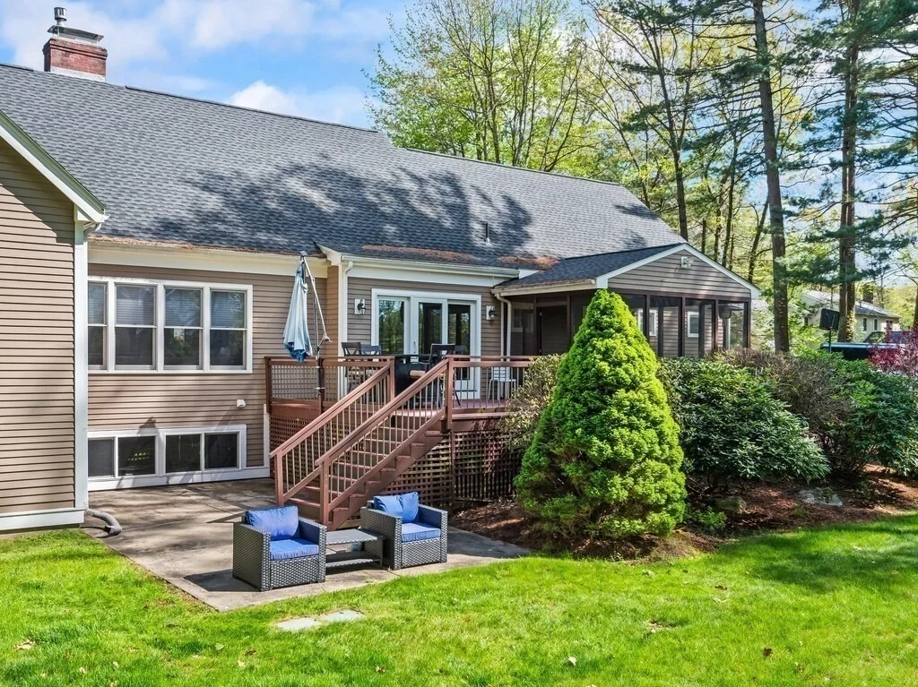 Photo of 33 Smallwood Cir