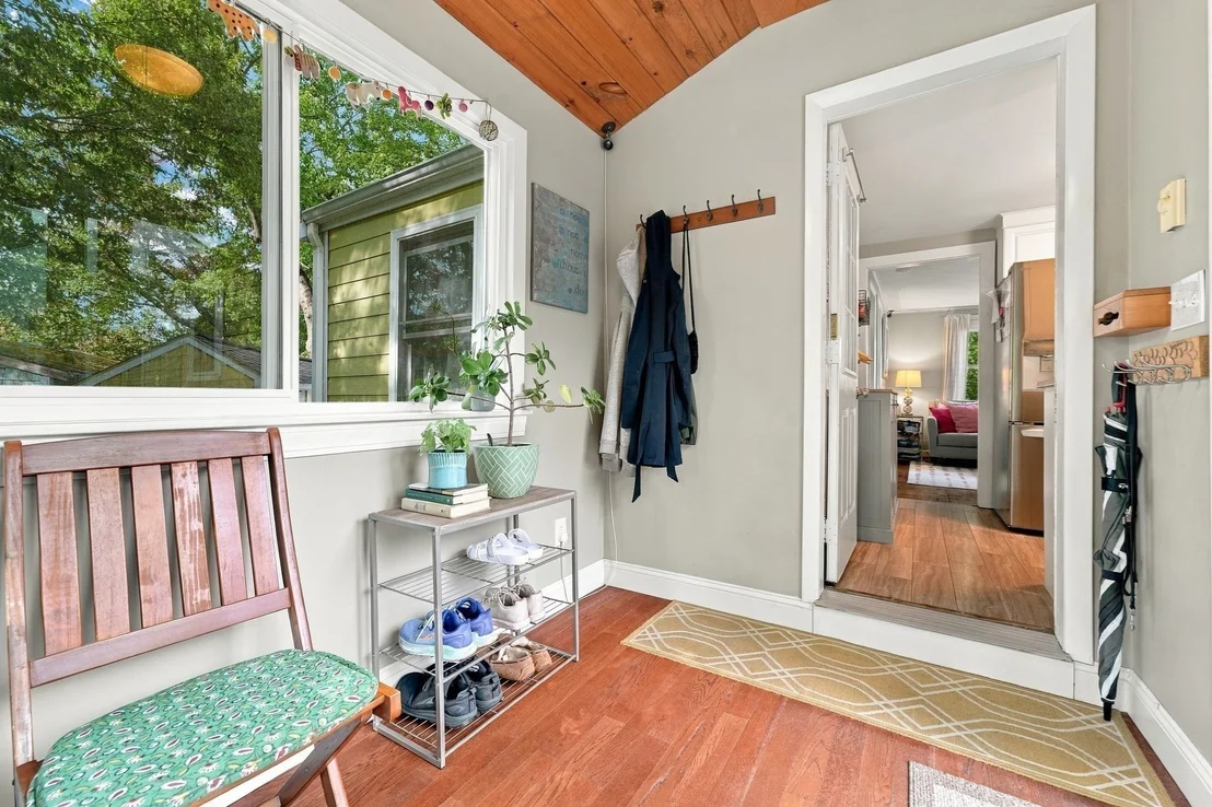 Photo of 54 Joclyn Ave