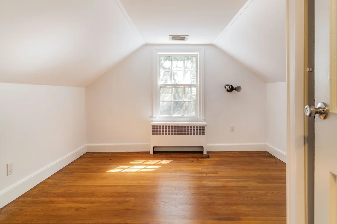 Photo of 77 Jordan Rd