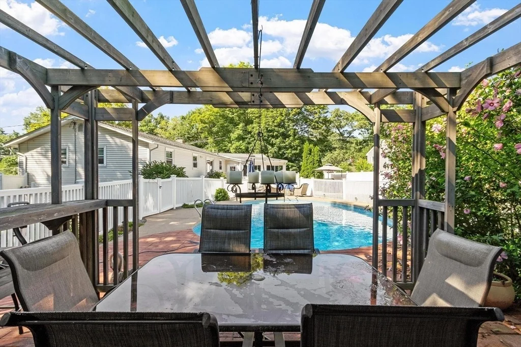 Photo of 2 Stratton Dr