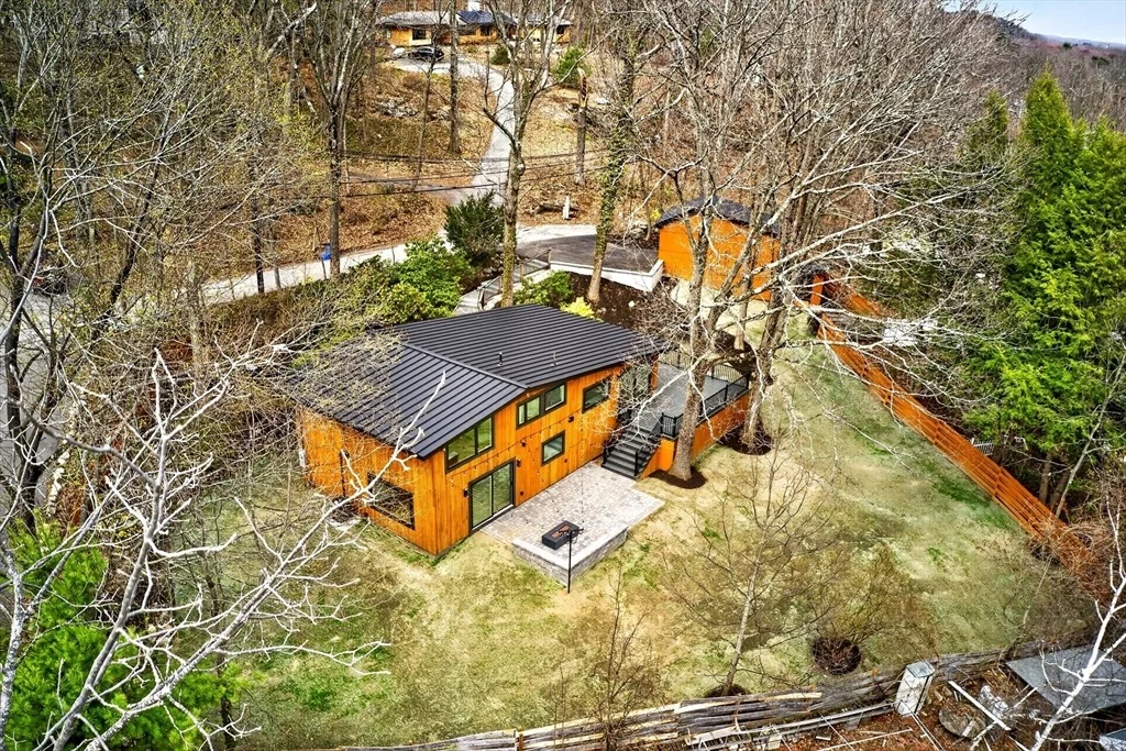 Photo of 6 Wachusett Dr