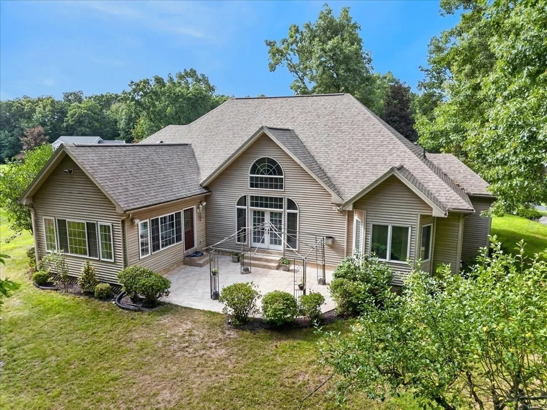 Photo of 31 Hillcrest Cir