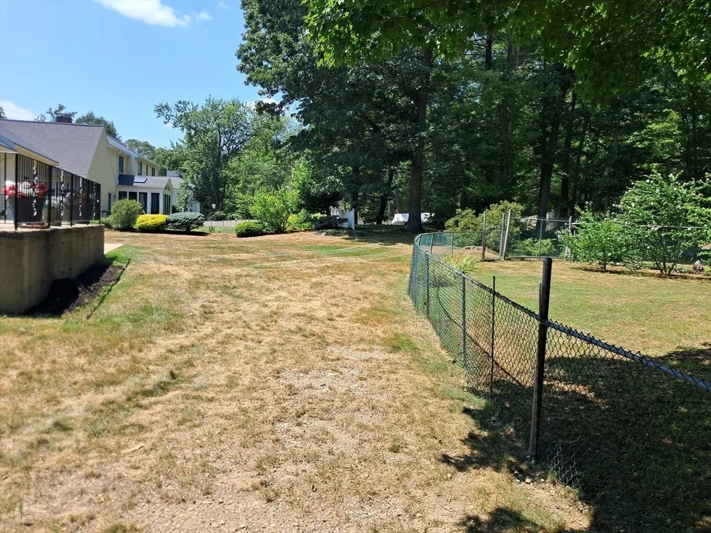Photo of 5 College Pond Dr