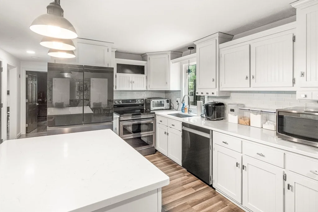 Photo of 9 Colonial Rd