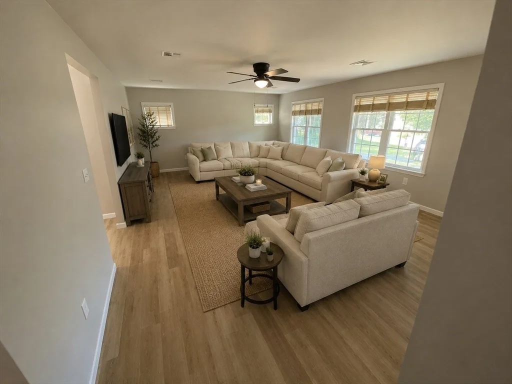 Photo of 915 Bradley Road
