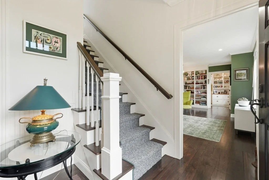 Photo of 281 Leverett Rd