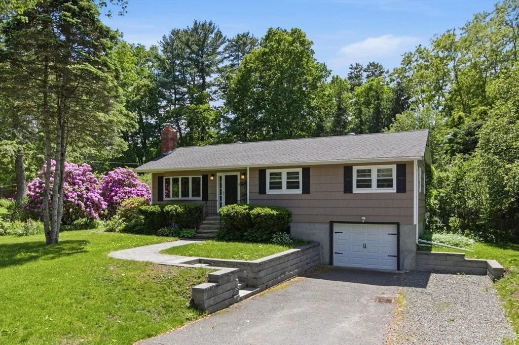 Photo of 152 Lake St