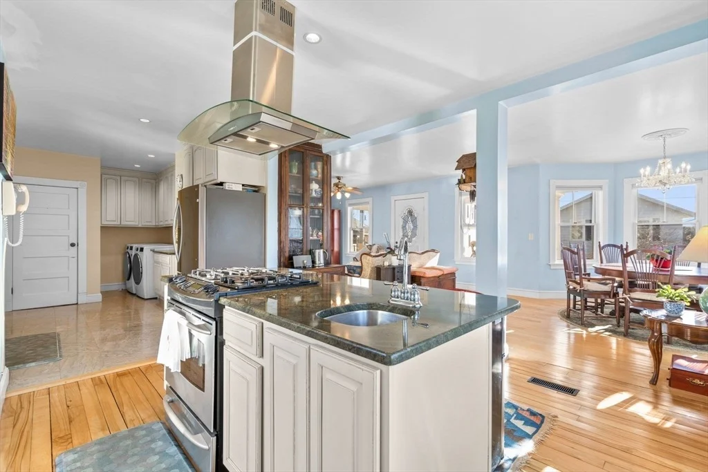 Photo of 68 Hampton Cir