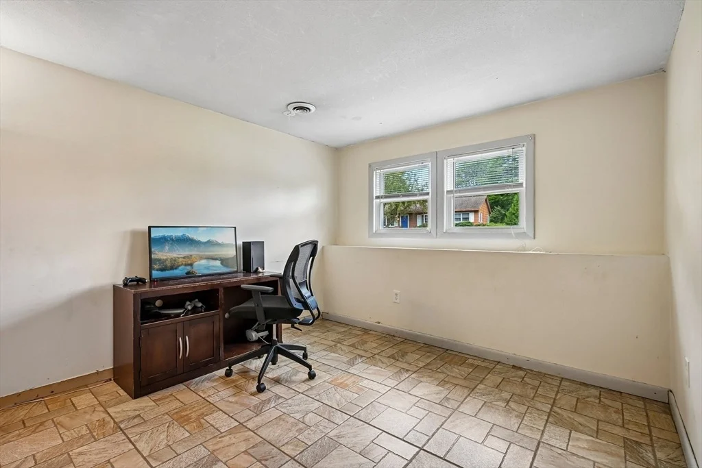 Photo of 12 Barnard Rd