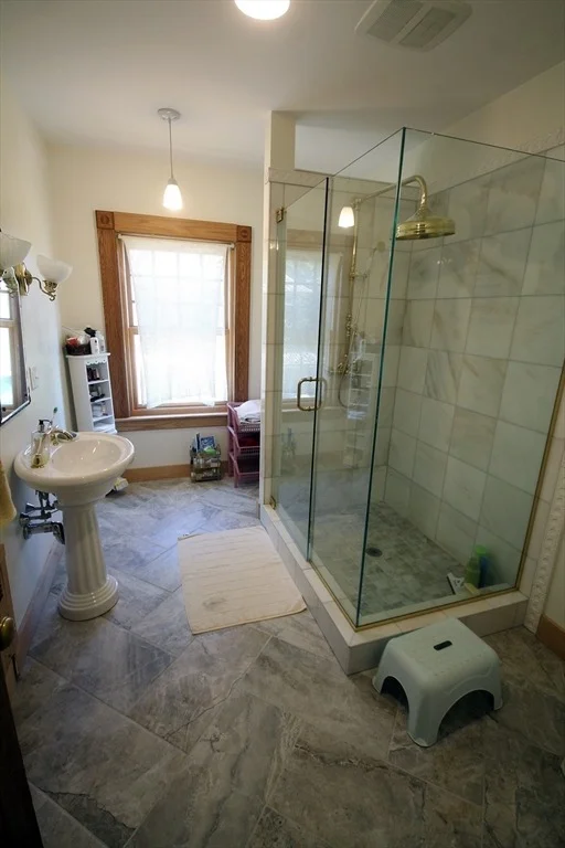 Photo of 50 Bellevue Ave