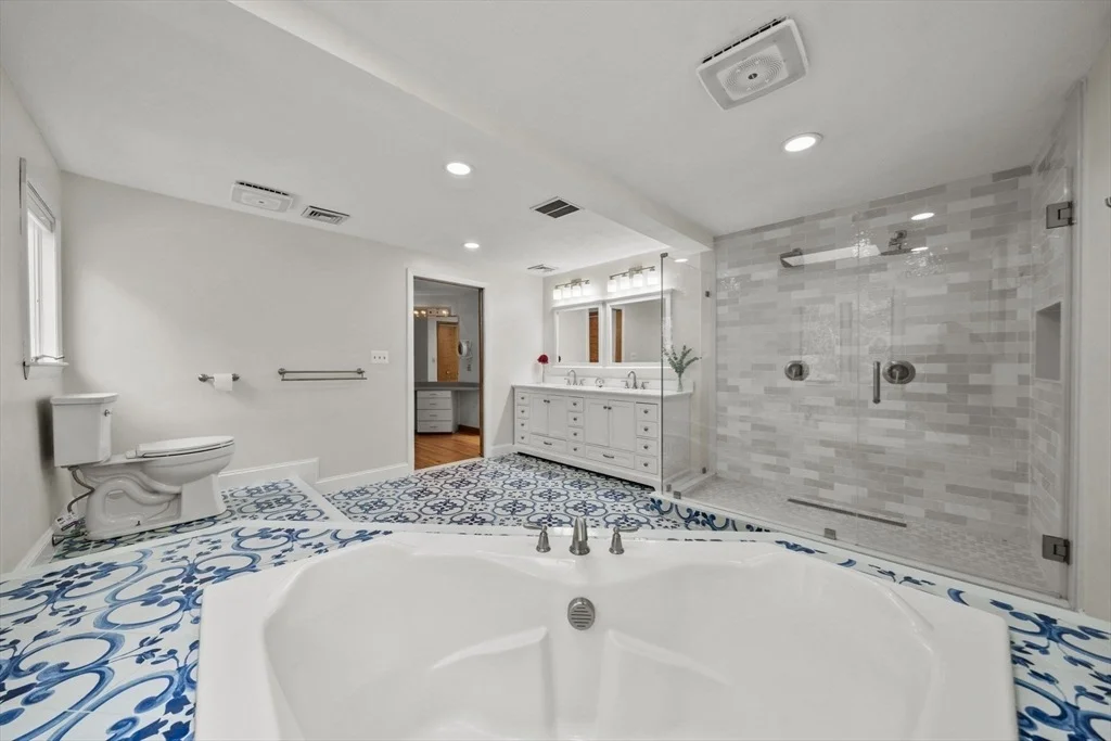 Photo of 1 Hemlock Dr