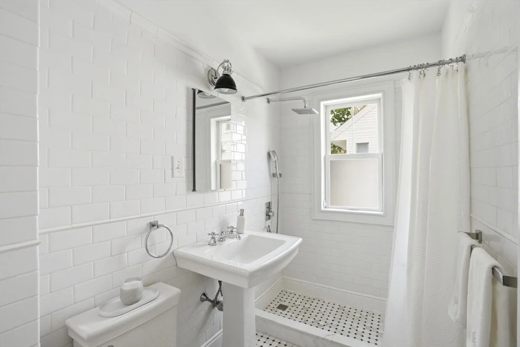 Photo of 252 Washington St