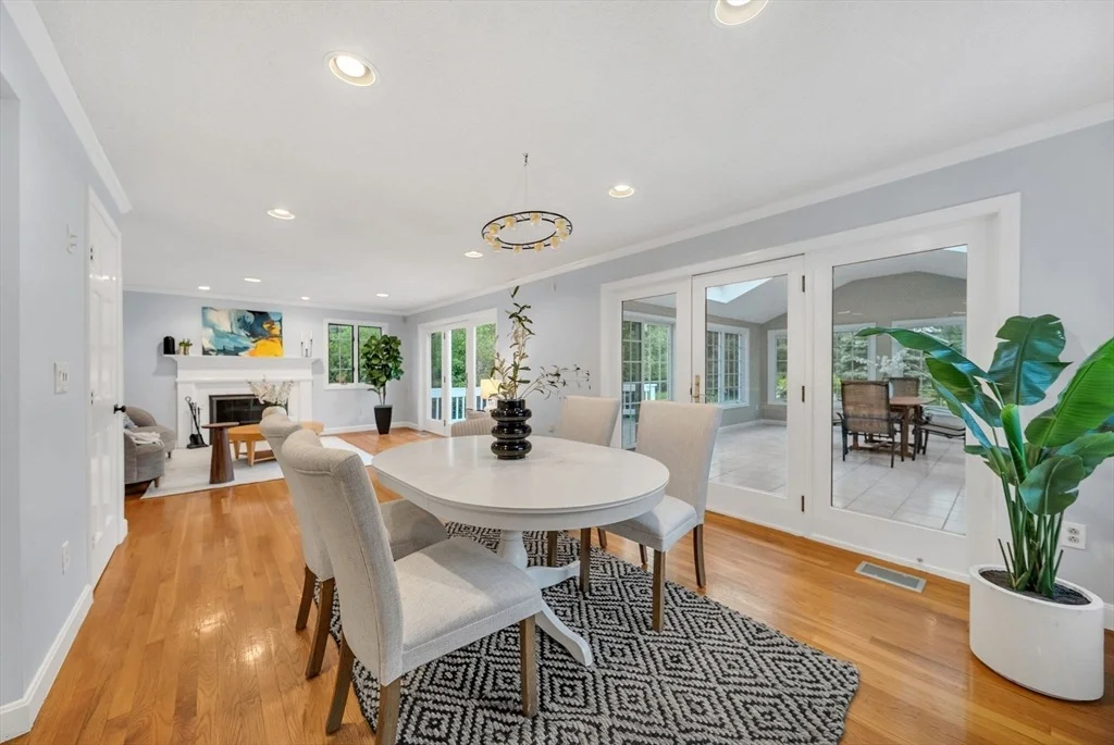 Photo of 4 Meadow Dr