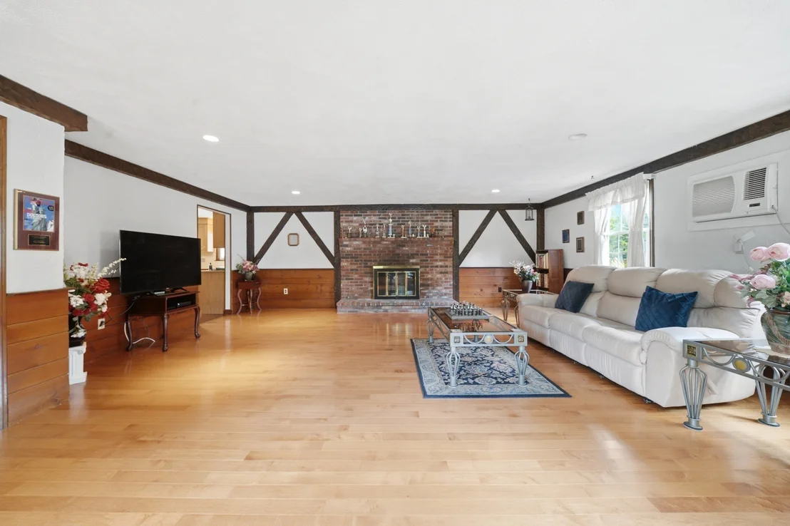 Photo of 9 Sparhawk Dr.