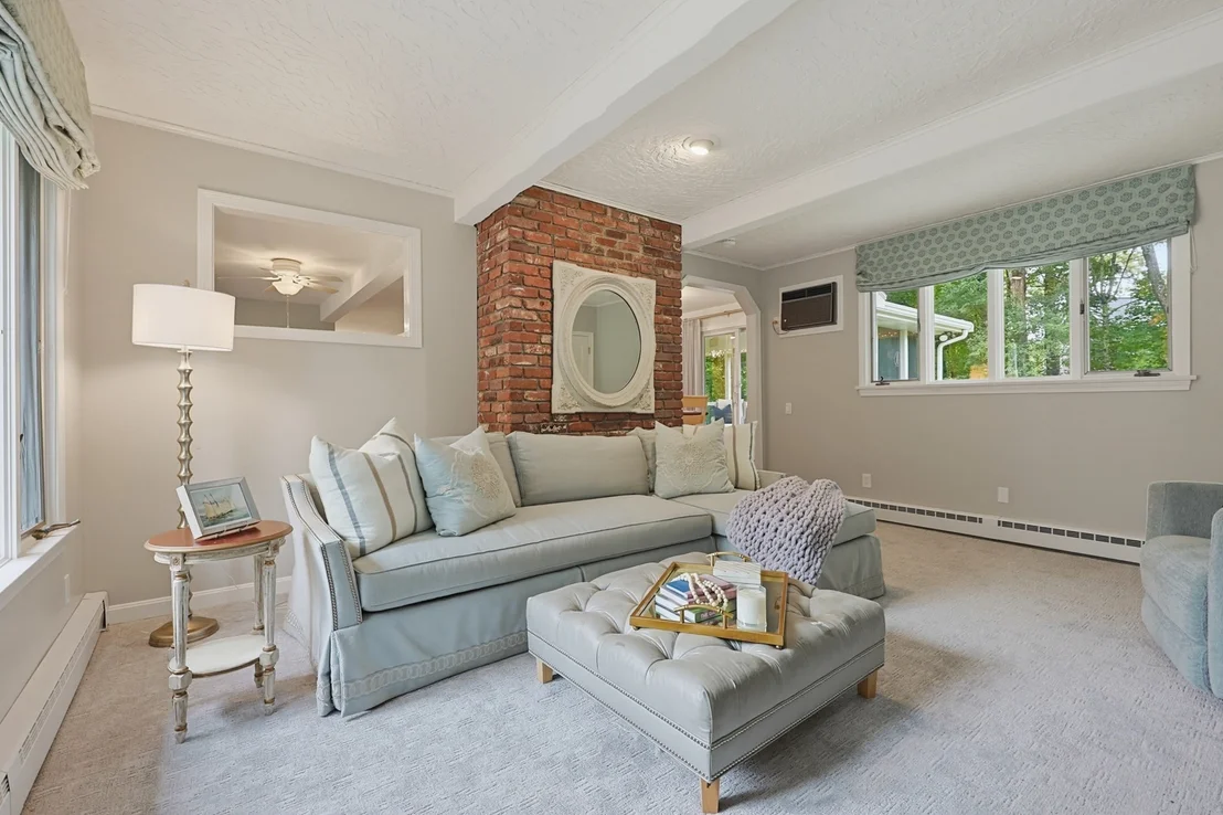 Photo of 45 Surrey Dr