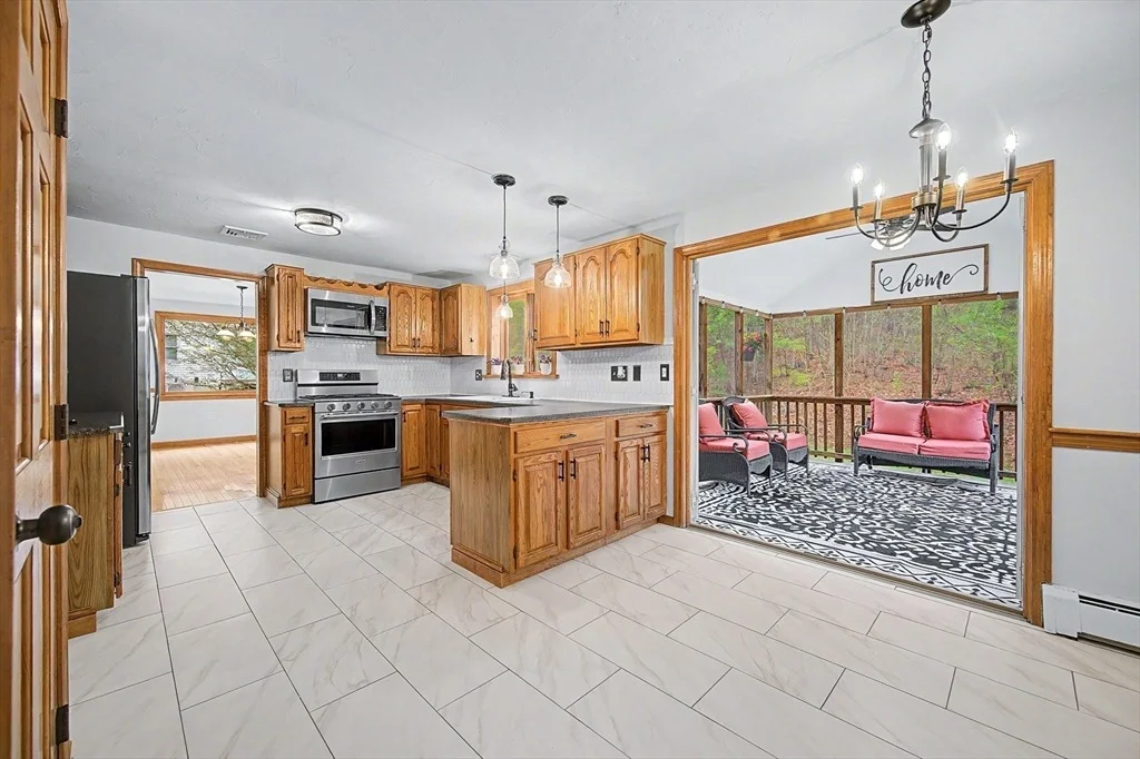 Photo of 8 Thomas Dr