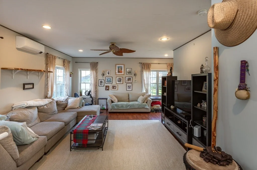 Photo of 39 Veranda Ave