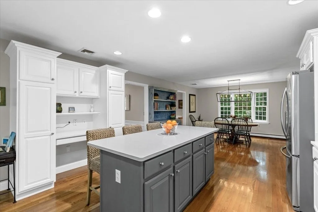 Photo of 14 Windward Ln
