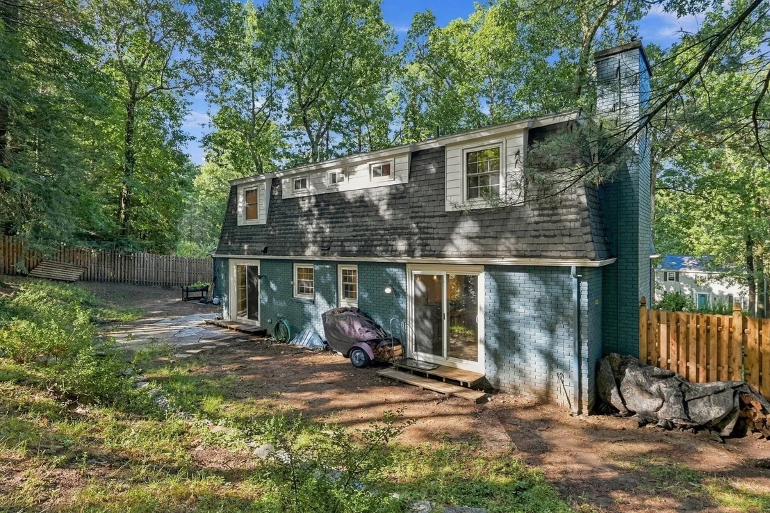Photo of 218 Heatherstone Rd